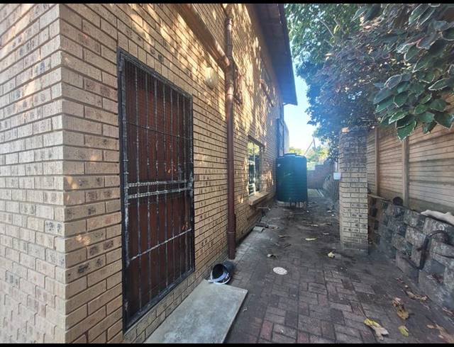 4 BEDROOM HOUSE FOR SALE IN MANABA BEACH